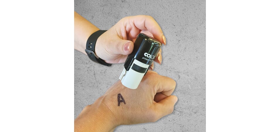 Stempel for inngangsmerking på utested